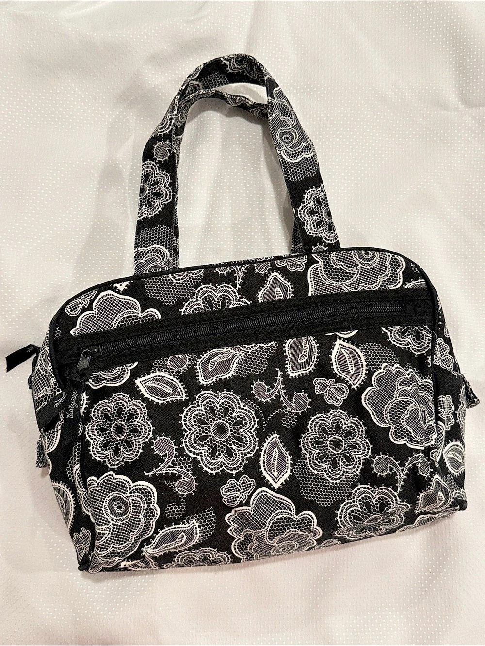 Retired Thirty-One Deluxe Beauty Bag - Floral Lace Print EUC